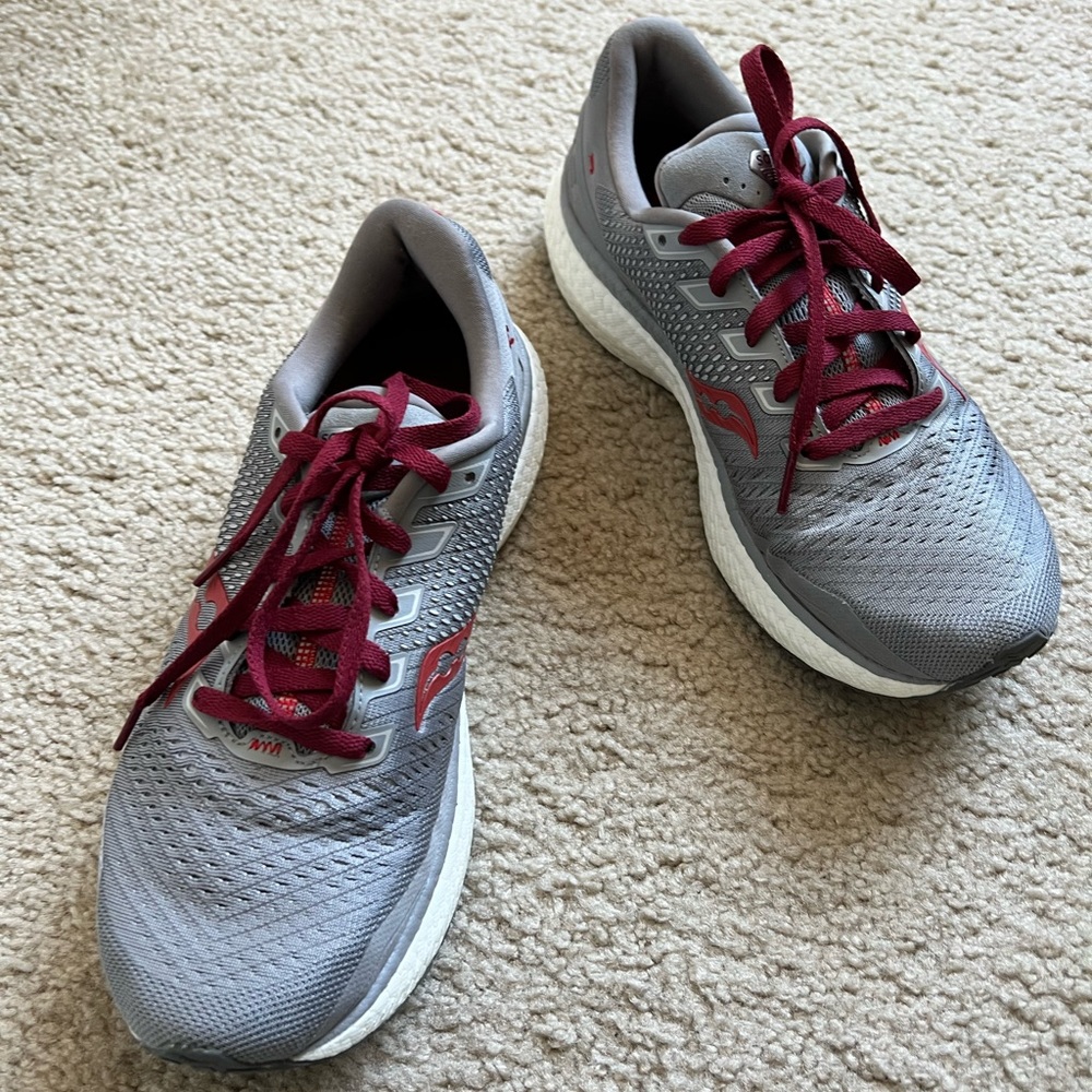 Saucony Men's Triumph 18 Road Running Shoe